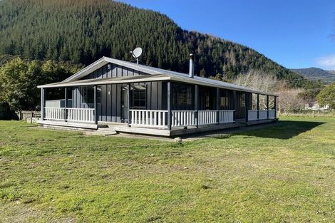 Photo of property in 137 Wakamarina Road, Canvastown, Havelock, 7178