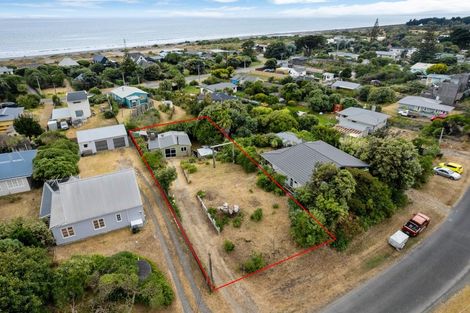 Photo of property in 37 Dixie Street, Te Horo Beach, Otaki, 5581