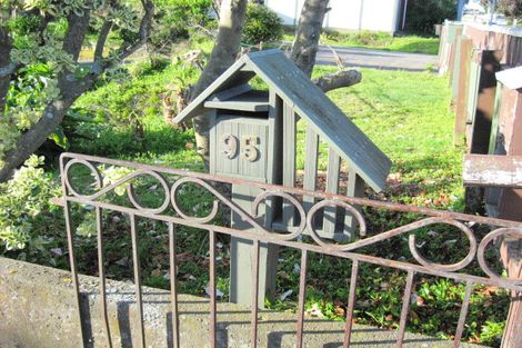 Photo of property in 95 Amohia Street, Paraparaumu, 5032