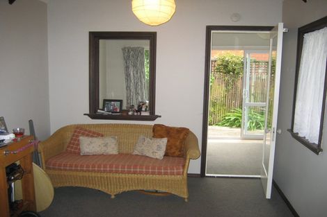 Photo of property in 2/166 Main Road, Redcliffs, Christchurch, 8081