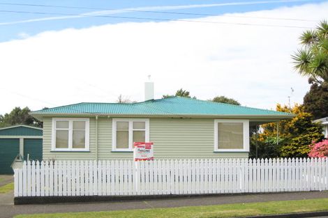 Photo of property in 56 Banks Street, Marfell, New Plymouth, 4310