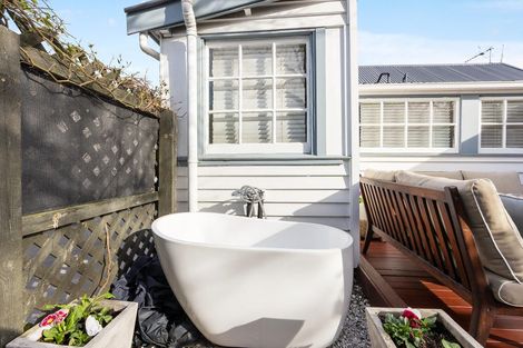 Photo of property in 147a Holly Road, St Albans, Christchurch, 8014