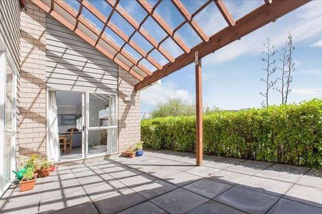 Photo of property in 5 Canyon Drive, Oteha, Auckland, 0632