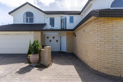 Photo of property in 138 Westchester Drive, Churton Park, Wellington, 6037