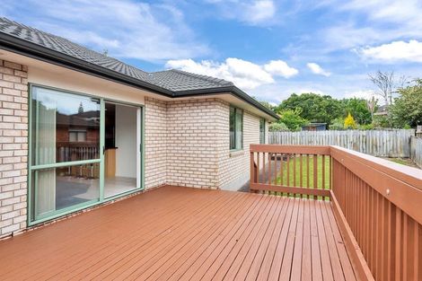 Photo of property in 12 Parkcrest Drive, Henderson, Auckland, 0612