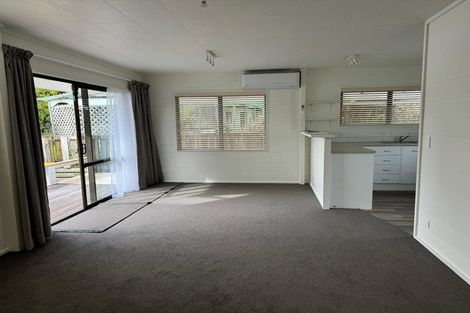 Photo of property in 17a Leaming Place, Clarks Beach, 2122
