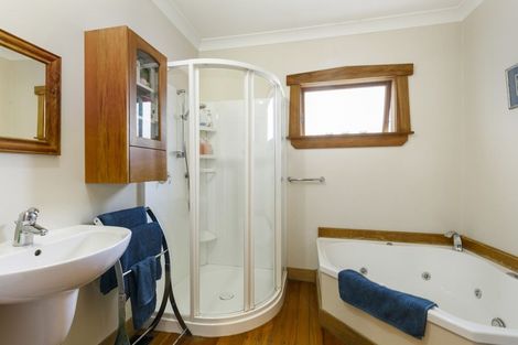 Photo of property in 17 Burnside Street, Waterloo, Lower Hutt, 5011