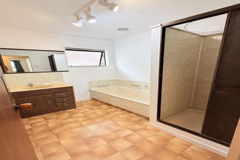 Photo of property in 2 Flint Way, Northland, Wellington, 6012