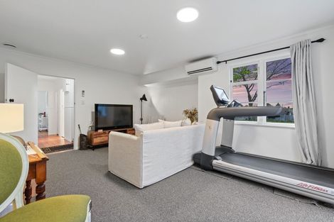 Photo of property in 105 Fairfield Road, Fairfield, Hamilton, 3214