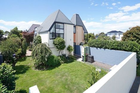 Photo of property in 76a Memorial Avenue, Ilam, Christchurch, 8053