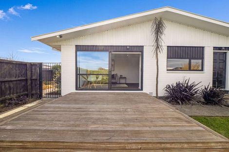 Photo of property in 1/42 Northcote Road, Northcote, Christchurch, 8052