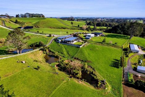 Photo of property in 81 Clearview Road, Lepperton, New Plymouth, 4373