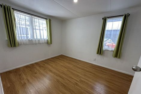 Photo of property in 2/8 Valdale Road, Henderson, Auckland, 0610