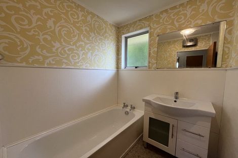 Photo of property in 16 Hicks Crescent, Waikanae Beach, Waikanae, 5036