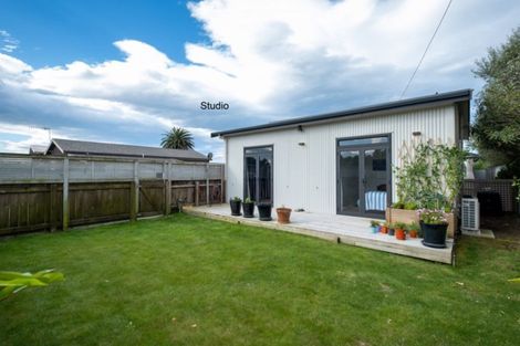 Photo of property in 37 Clifton Road, Haumoana, 4102