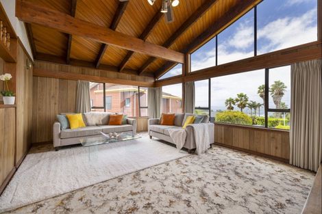 Photo of property in 1/72 Deep Creek Road, Torbay, Auckland, 0630