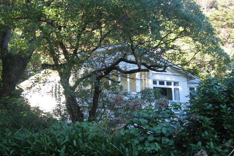 Photo of property in 16 Kowhai Street, Eastbourne, Lower Hutt, 5013