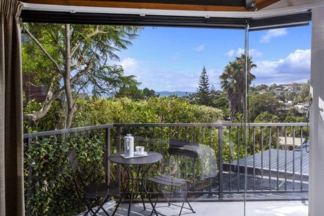 Photo of property in 2/20 Kiteroa Terrace, Rothesay Bay, Auckland, 0630