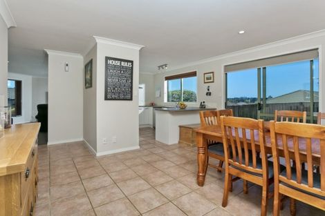 Photo of property in 57 Bluebird Crescent, Unsworth Heights, Auckland, 0632