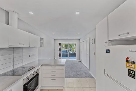 Photo of property in 10a/71 Spencer Road, Oteha, Auckland, 0632