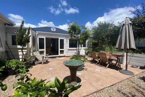 Photo of property in 17 Owens Road, Devonport, Auckland, 0624