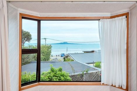 Photo of property in 2/30 Manly Esplanade, Browns Bay, Auckland, 0630