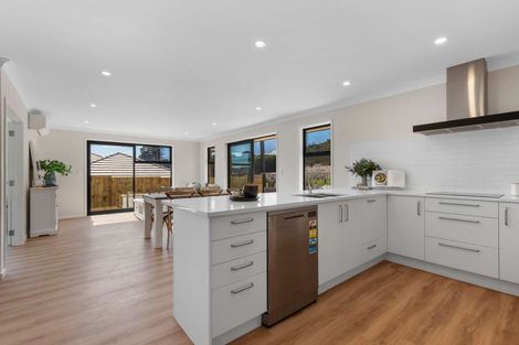 Photo of property in 16 Sam Heywood Place, Pyes Pa, Tauranga, 3112