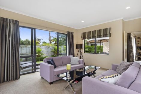 Photo of property in 10 Piha Close, Papamoa Beach, Papamoa, 3118