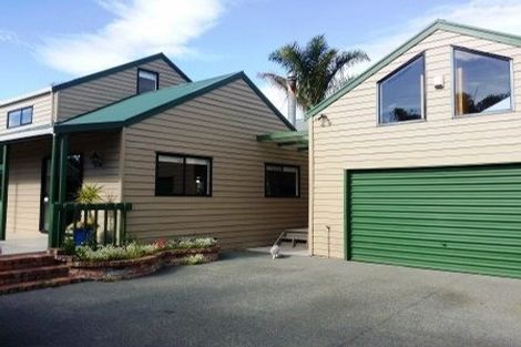 Photo of property in 14 Chablis Place, Henderson, Auckland, 0612
