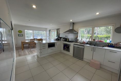 Photo of property in 16 Munstead Place, Hillcrest, Auckland, 0627