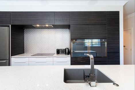 Photo of property in 25 Logan Avenue, Marewa, Napier, 4110