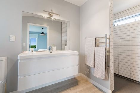 Photo of property in 103a Wharf Road, Te Atatu Peninsula, Auckland, 0610