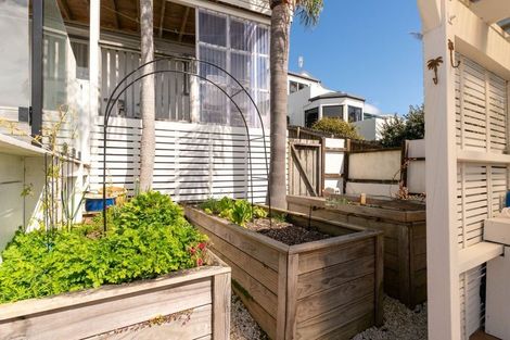 Photo of property in 11a Mizpah Road, Waiake, Auckland, 0630