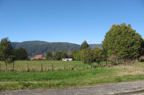 Photo of property in 36-38 Fraser Street, Ross, 7812