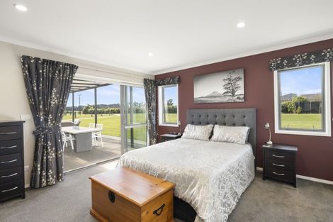 Photo of property in 250 Hughes Line, West Taratahi, Masterton, 5887