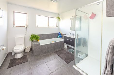 Photo of property in 33 Karamu Street, Tawhero, Whanganui, 4501