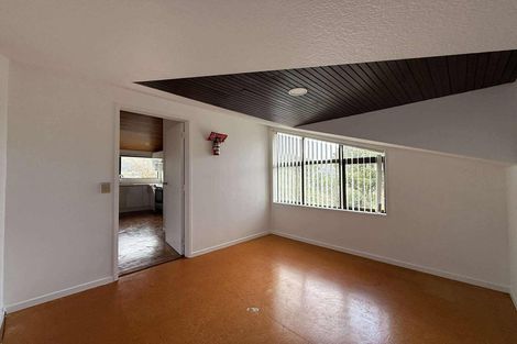 Photo of property in 27 Rembrandt Avenue, Tawa, Wellington, 5028