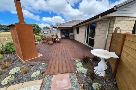 Photo of property in 134 Kelly Jade Avenue, Matarangi, Whitianga, 3592