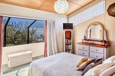 Photo of property in 20 Grays Road, Plimmerton, Porirua, 5026