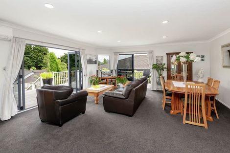 Photo of property in 21 Byblos Place, The Gardens, Auckland, 2105