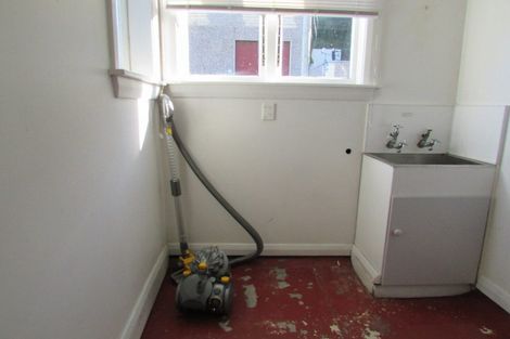 Photo of property in 2 Hawkhurst Road, Lyttelton, 8082