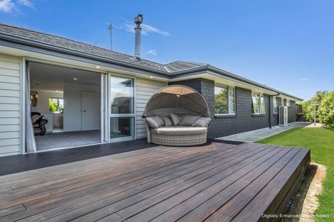 Photo of property in 17 Westwood Drive, Aokautere, Palmerston North, 4471