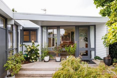 Photo of property in 18 Buick Crescent, Awapuni, Palmerston North, 4412