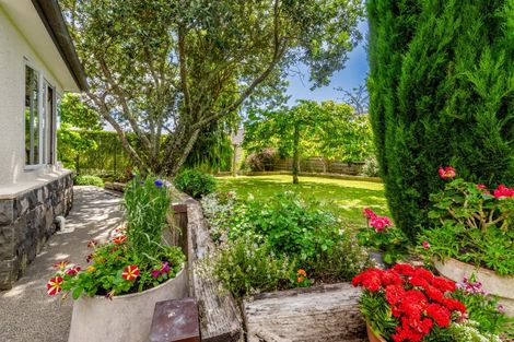 Photo of property in 33 Seymour Road, Mellons Bay, Auckland, 2014