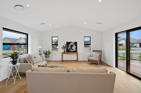 Photo of property in 5 Ferbane Way, Halswell, Christchurch, 8025