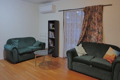 Photo of property in 32 Cecil Place, Cloverlea, Palmerston North, 4412