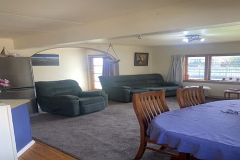 Photo of property in 11 Tawhiti Road, Hawera, 4610