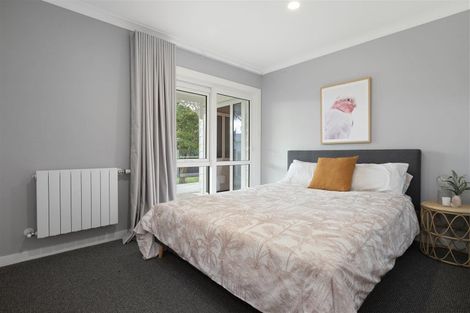 Photo of property in 10 Litchfield Place, Clarks Beach, 2122