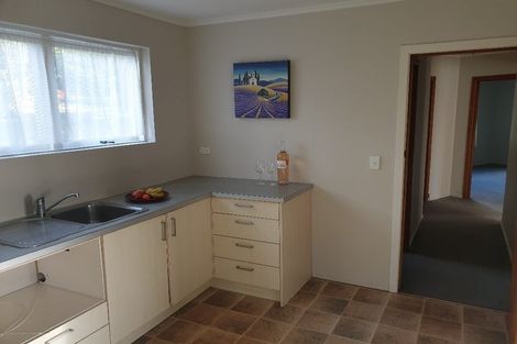 Photo of property in 18 Barron Drive, Green Bay, Auckland, 0604