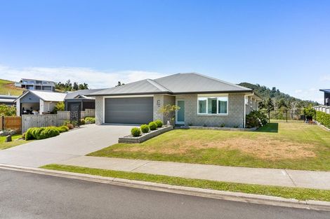 Photo of property in 17 Manatu Close, Whangamata, 3691